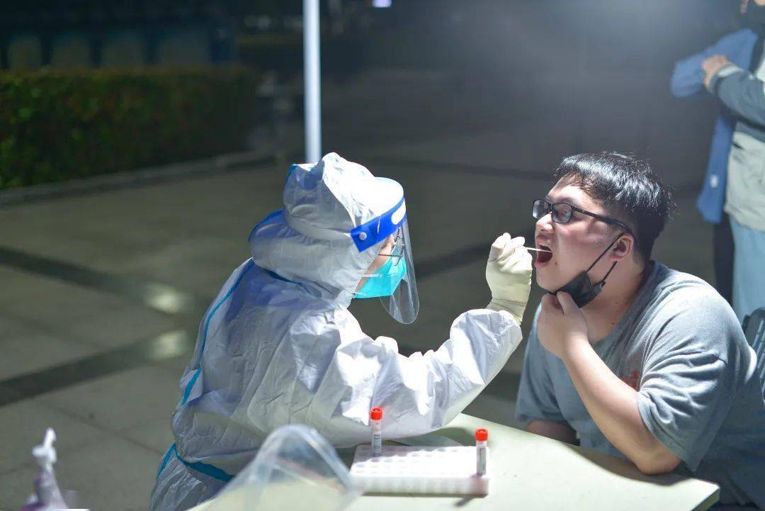 欧篮联赛程吃紧，瓦伦西亚窗口期远射贴柱，赛场秩序良好，医务组通报恢复的简单介绍